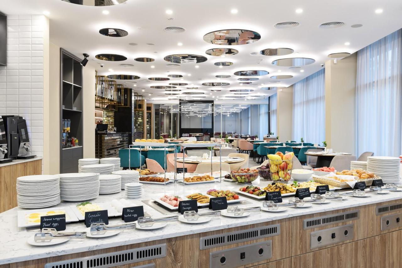 Premier Hotel Odessa Ngoại thất bức ảnh The buffet at the lounge