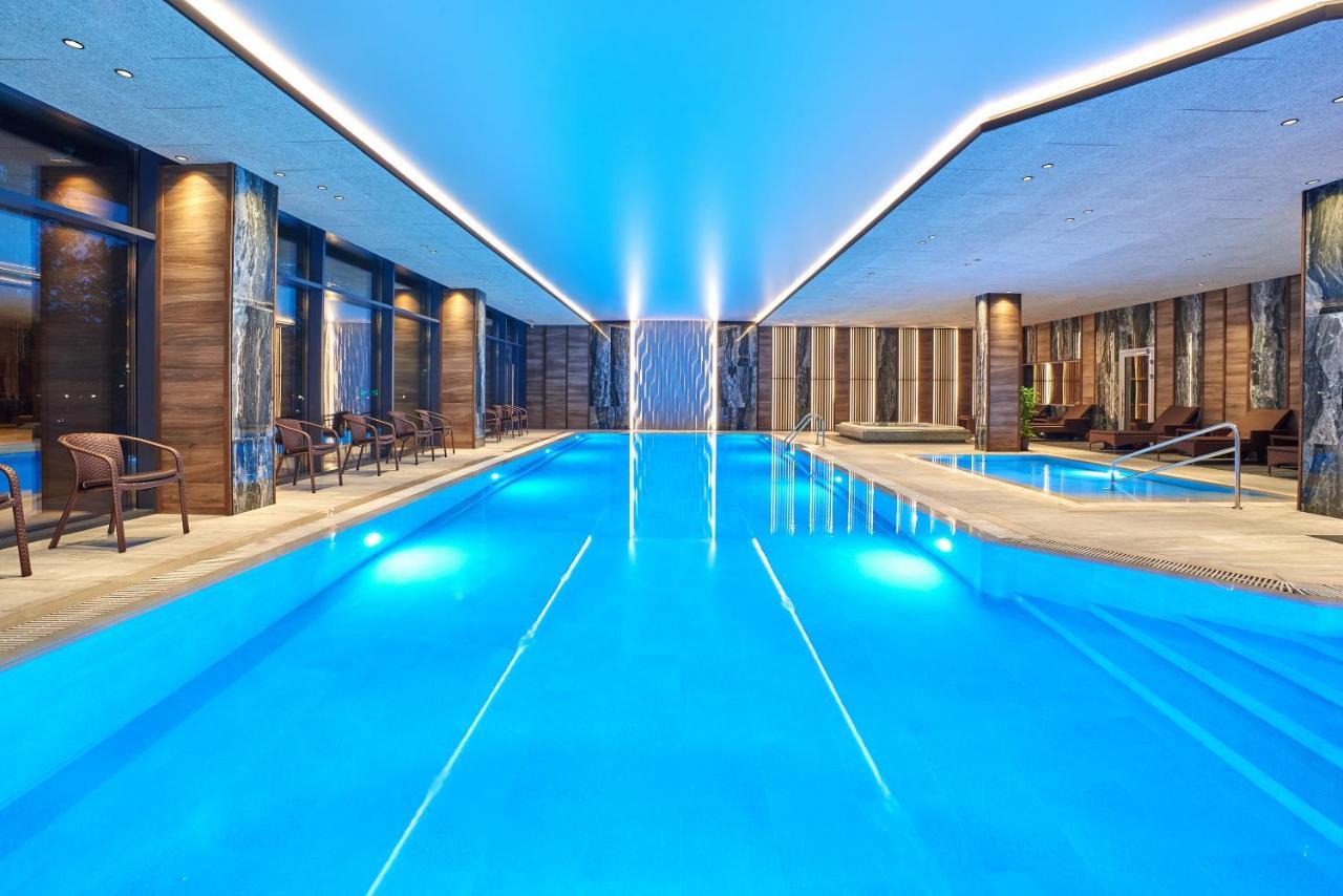Premier Hotel Odessa Ngoại thất bức ảnh The swimming pool at the hotel