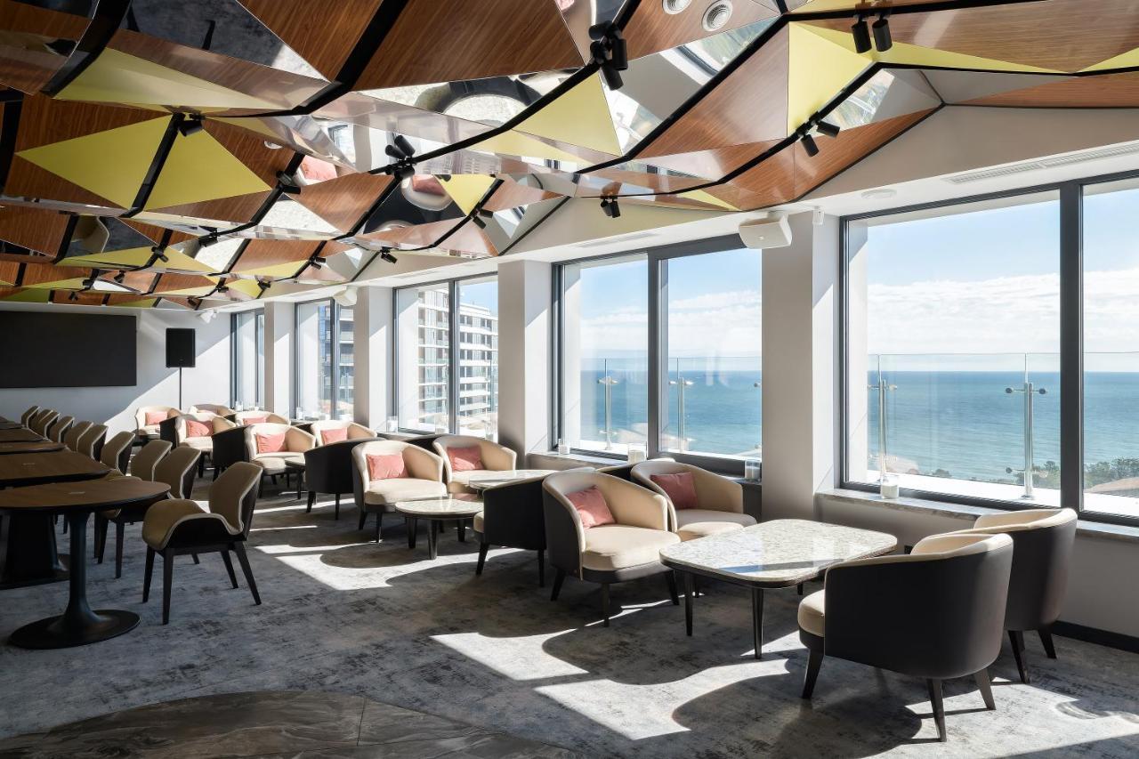 Premier Hotel Odessa Ngoại thất bức ảnh The Club at Brisbane International Airport